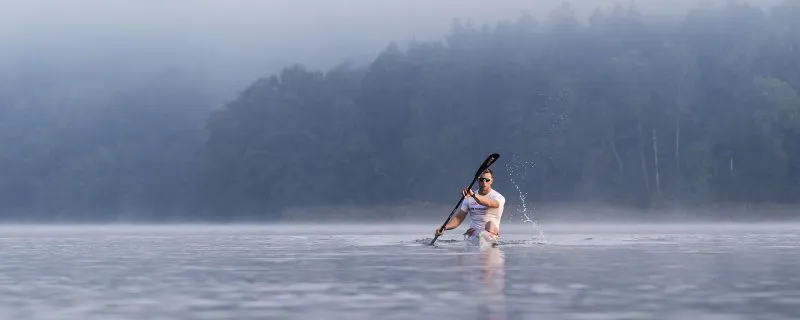 Fitness Engros x 'Powerhouse Poulsen': Møt vår nye ambassadør Rene Holten Poulsen træner dedikeret i sin kajak