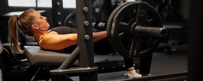 En introduksjon og gjennomgang av Hip Thrust En introduktion og gennemgang af Hip Thrust