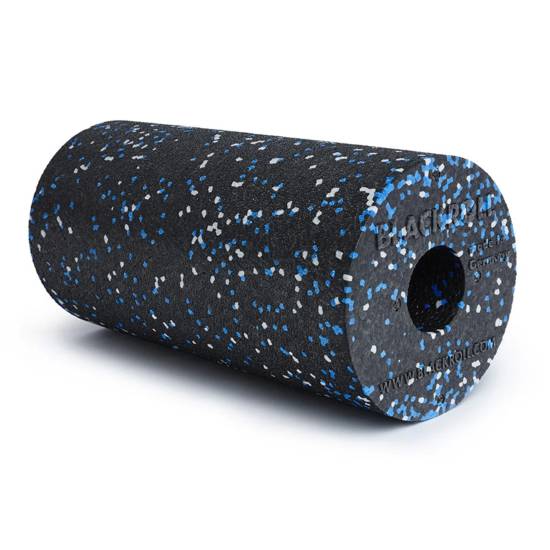 Standard foamroller i sort og blå nistret fra Blackroll