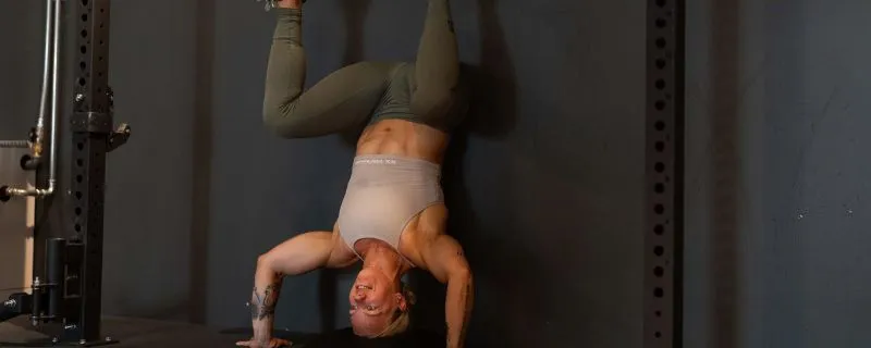 HSPU – Handstand Push Ups